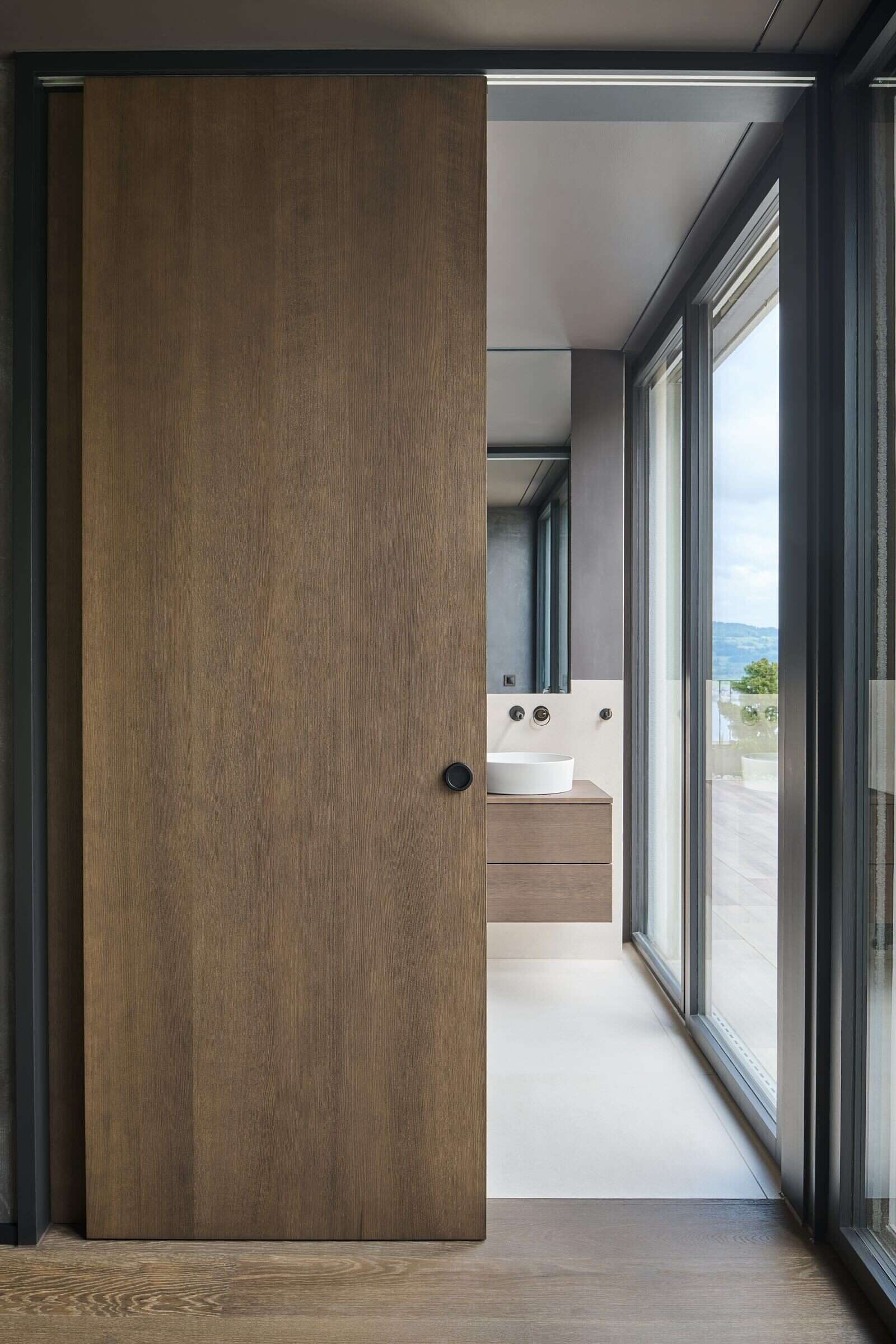 Orlando Architektur Umbau Wohnung Tödistrasse Horgen 12 Bad Schiebetuer Detail