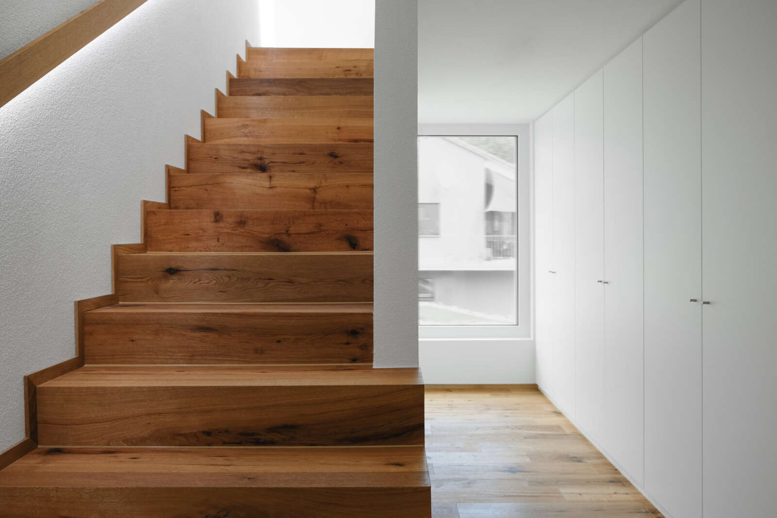Orlando Architektur Neubau Einfamilienhaus Im Schüracher Waltenstein 4 Eingang Treppe Holz