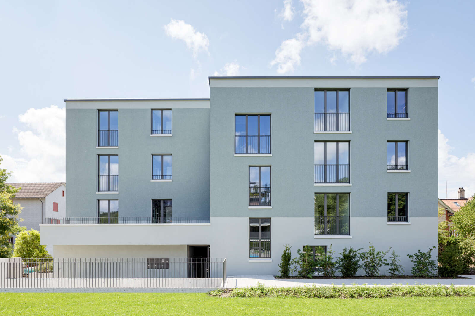 Orlando Architektur Neubau Mehrfamilienhaus Rigistrasse Pfäffikon ZH 15 Fassadenansicht