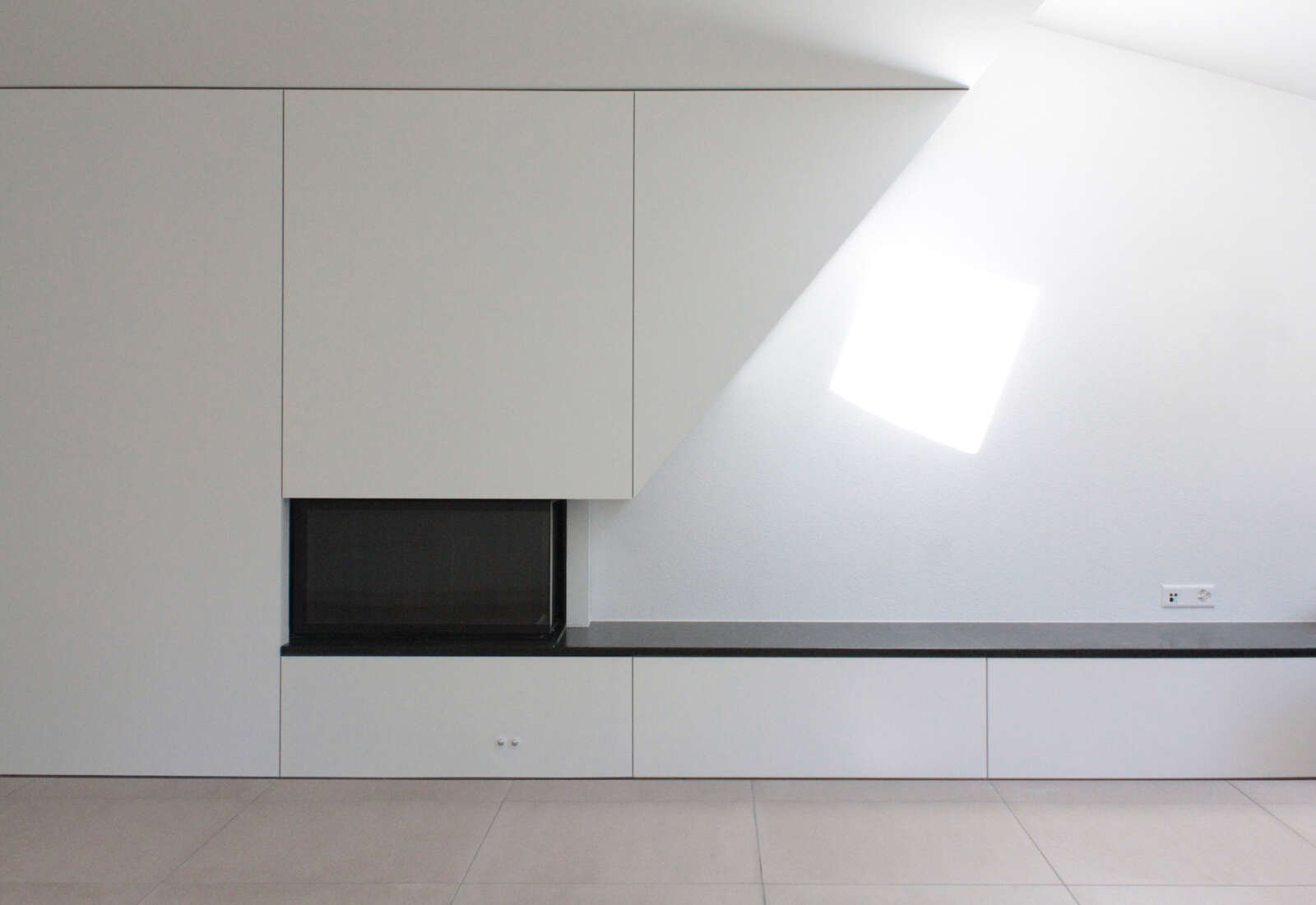 Orlando Architektur Umbau Doppeleinfamilienhaus Hälfte Steinfeldstrasse Rümlang 2 Wohnen Cheminée