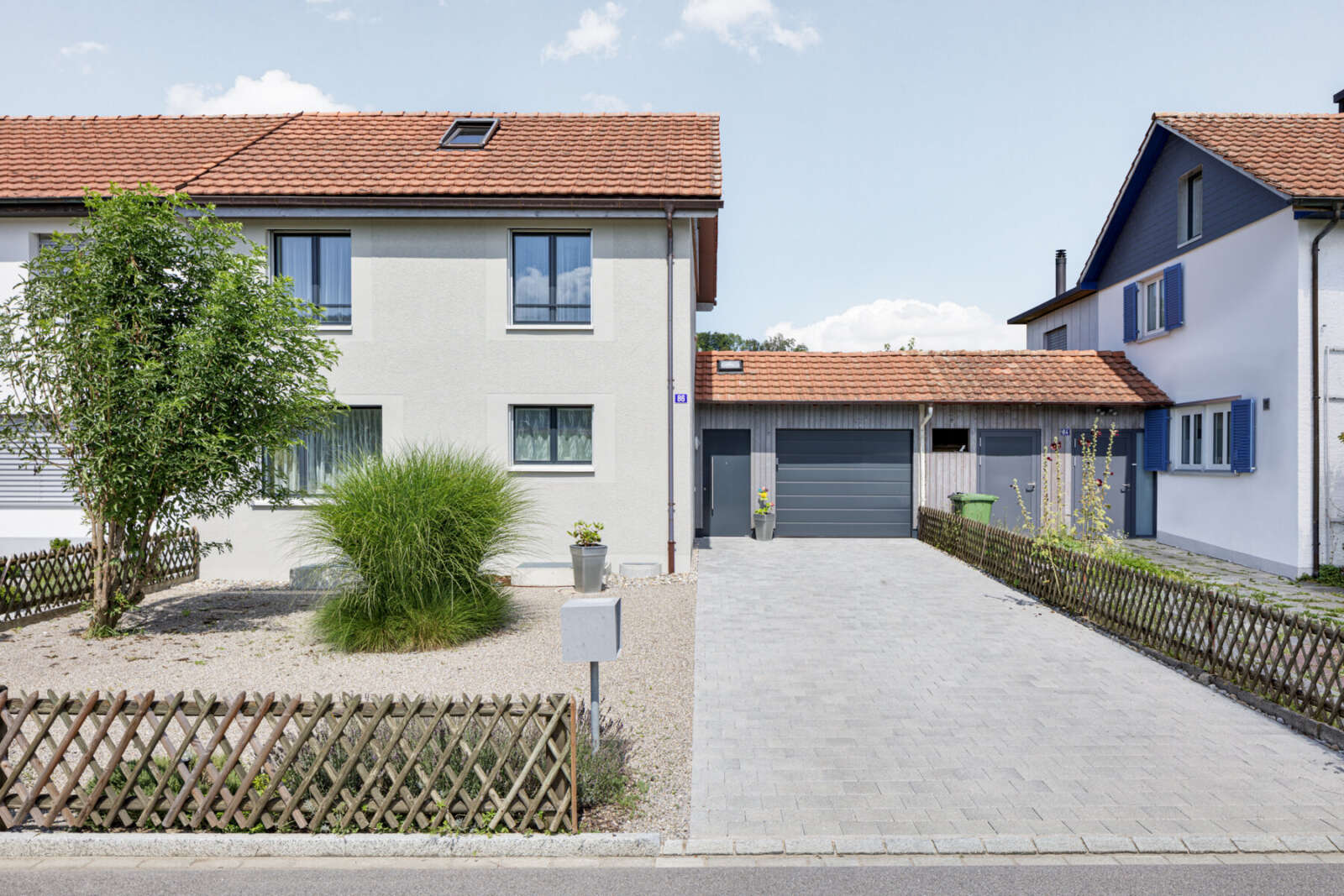 Orlando Architektur Umbau Erweiterung Anbau Ausbau Einfamilienhaus Hardgutstrasse Winterthur 1 Frontfassade