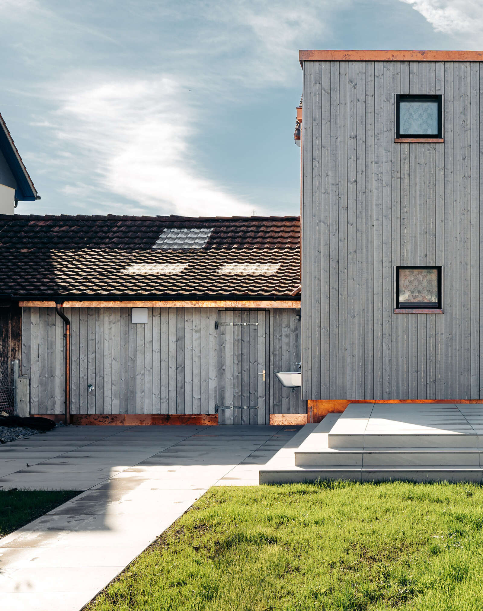 Orlando Architektur Umbau Erweiterung Anbau Ausbau Einfamilienhaus Hardgutstrasse Winterthur 4 Fassade Gartenseite Anbau