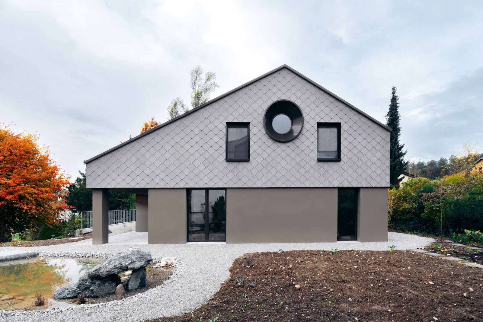Orlando Architektur Umbau und Erweiterung Einfamilienhaus Haltenstrasse Neftenbach 1 Süd West Ansicht Fassade